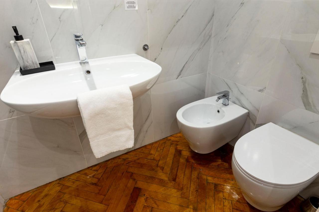 Amazing Studio In The City Center + Wifi Trieste Exterior photo